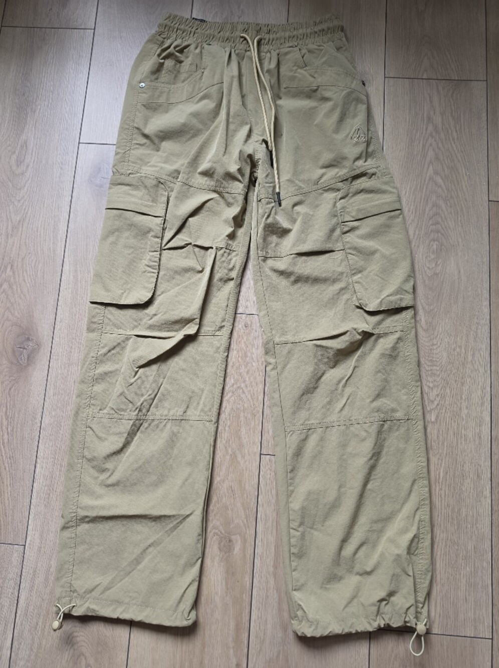 Moose Knuckles Womens Carfo Pants Size L